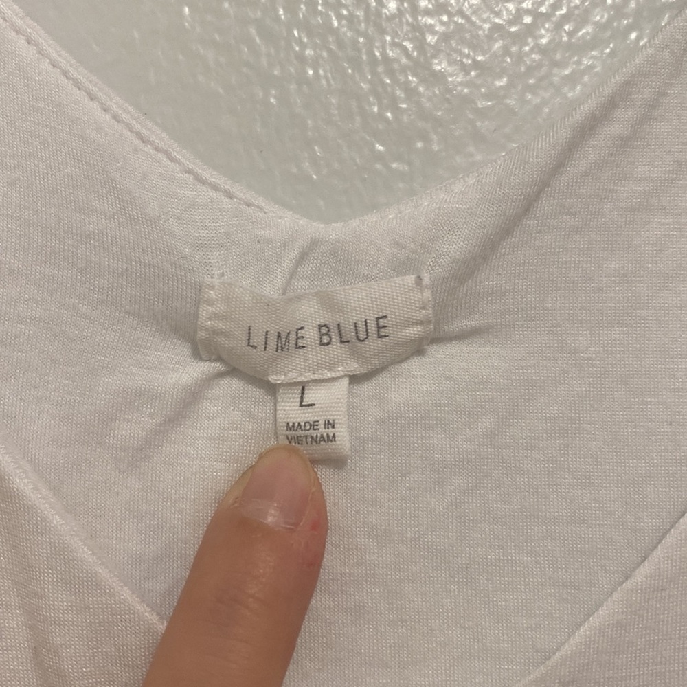 Crop-ish top white - Picture 2 of 2